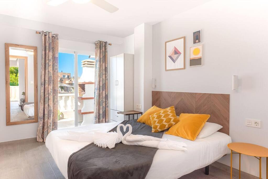 Apartment Blue Dream 4 - Sea Views, Terrace And Pool